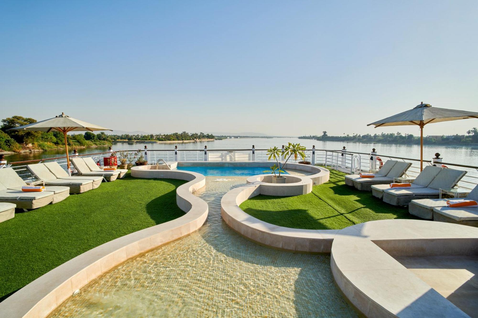 Moevenpick Royal Lotus Nile Cruise, Every Monday Four Nights From Luxor, Every Friday Three Nights From Aswan - Including Excursions & Sightseeing מראה חיצוני תמונה